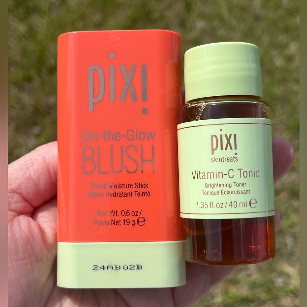 NWT Pixie Set. Glow Blush Tinted Moisturizer Stick in Juicy and Vitamin C Tonic